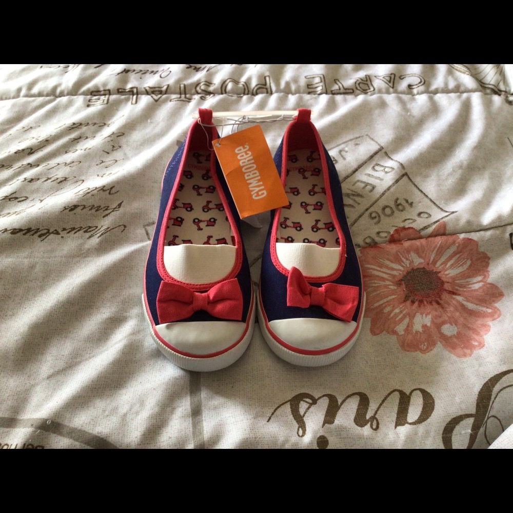 Girls shoes